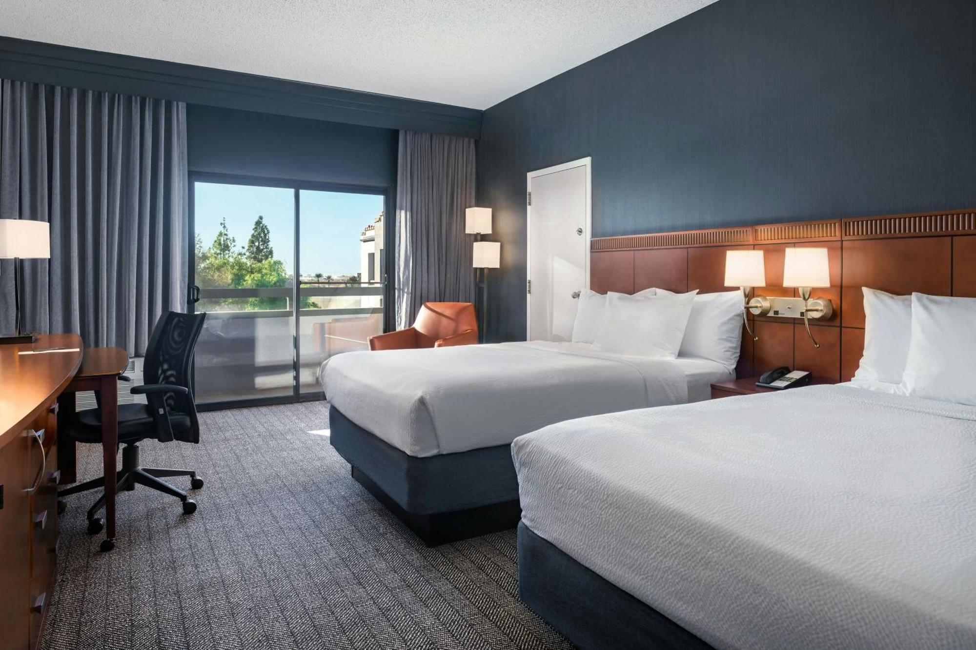Courtyard By Marriott Phoenix Airport Exteriör bild