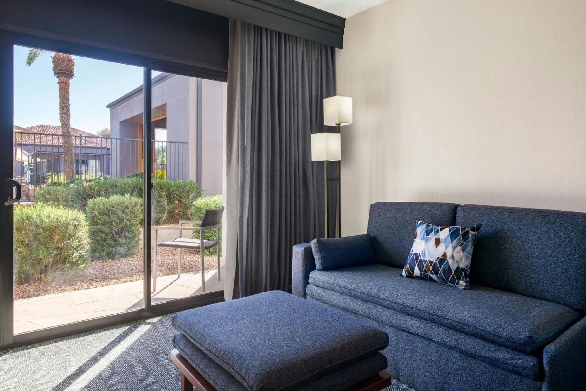 Courtyard By Marriott Phoenix Airport Exteriör bild