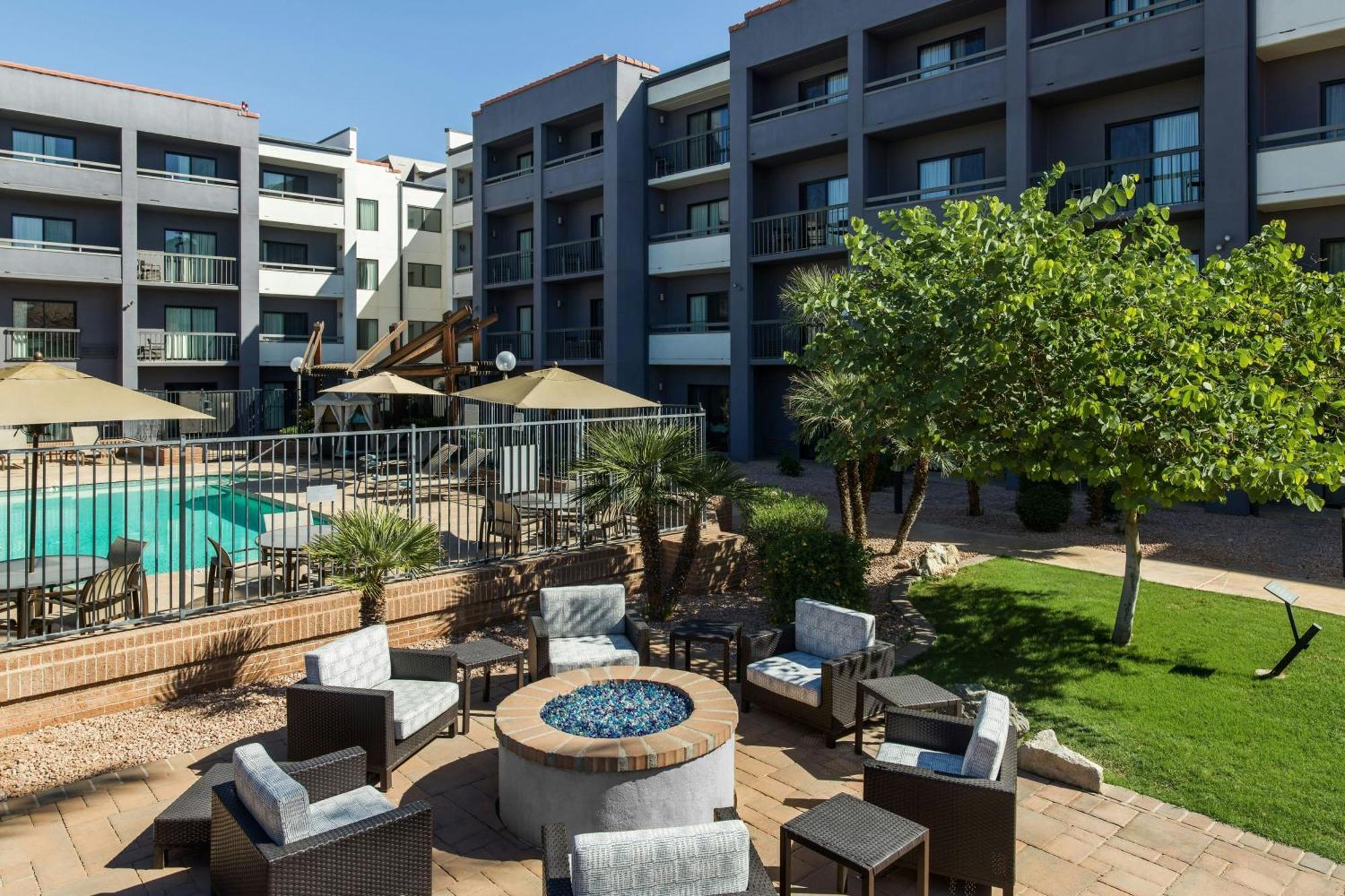 Courtyard By Marriott Phoenix Airport Exteriör bild